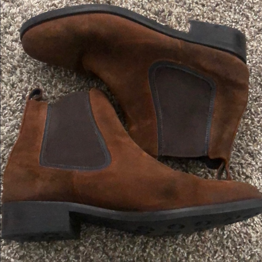 Thursday brand Ankle boots. Suede brown